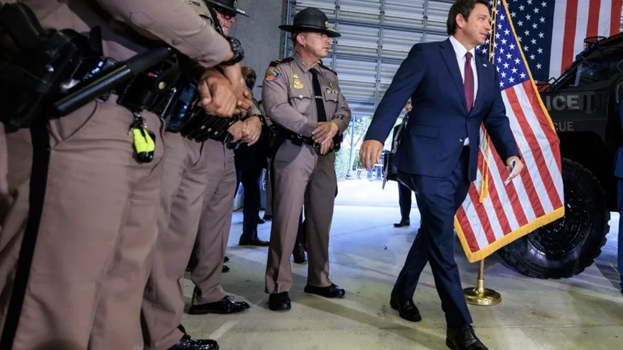 Imagen Principal de Nota: De prisión a ‘Depósito de Deportación’: aquí encerrarán a migrantes en Florida