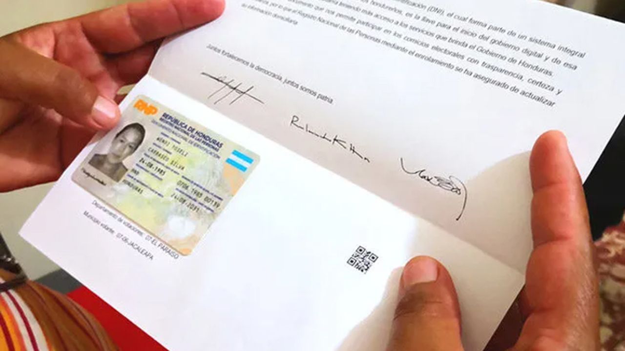 Imagen Principal de Nota: ¿Cumplís 18 este 2025? Tenés hasta el 17 de agosto para tramitar tu DNI y  poder votar