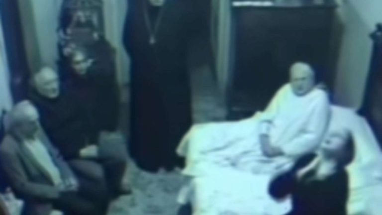 Imagen Principal de Nota: Filtran supuesto video del Vaticano de mujer poseída: se vuelve viral en TikTok