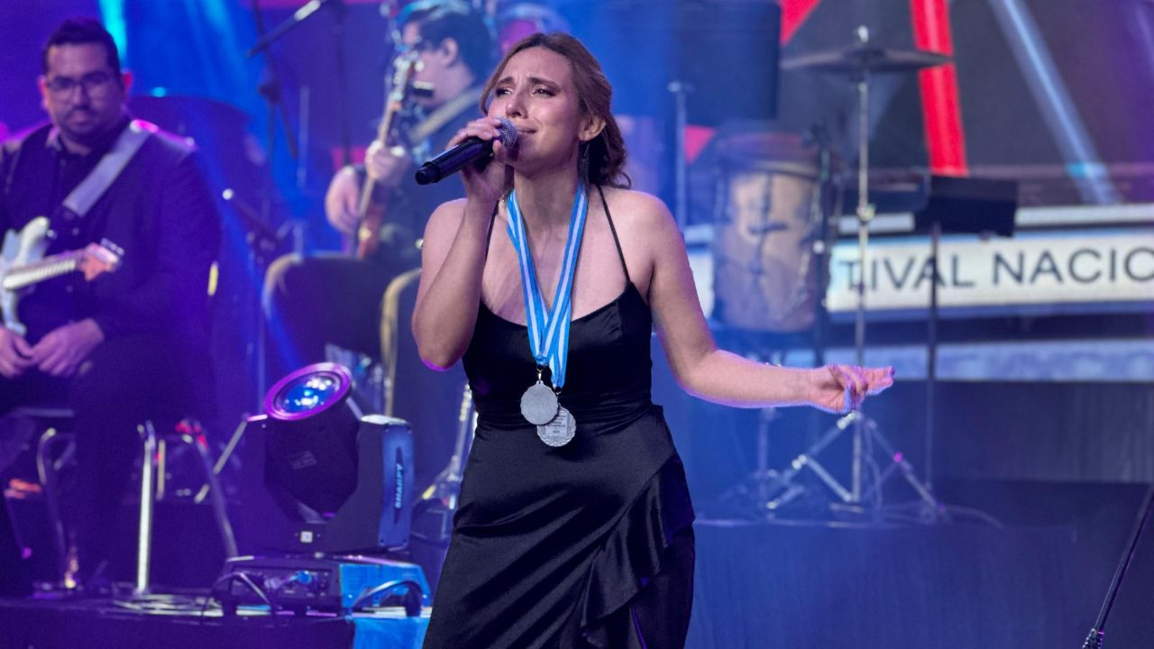 Imagen Principal de Nota: Festival Nacional de la Canción 2025 consagra a Gaby Flores como gran ganadora