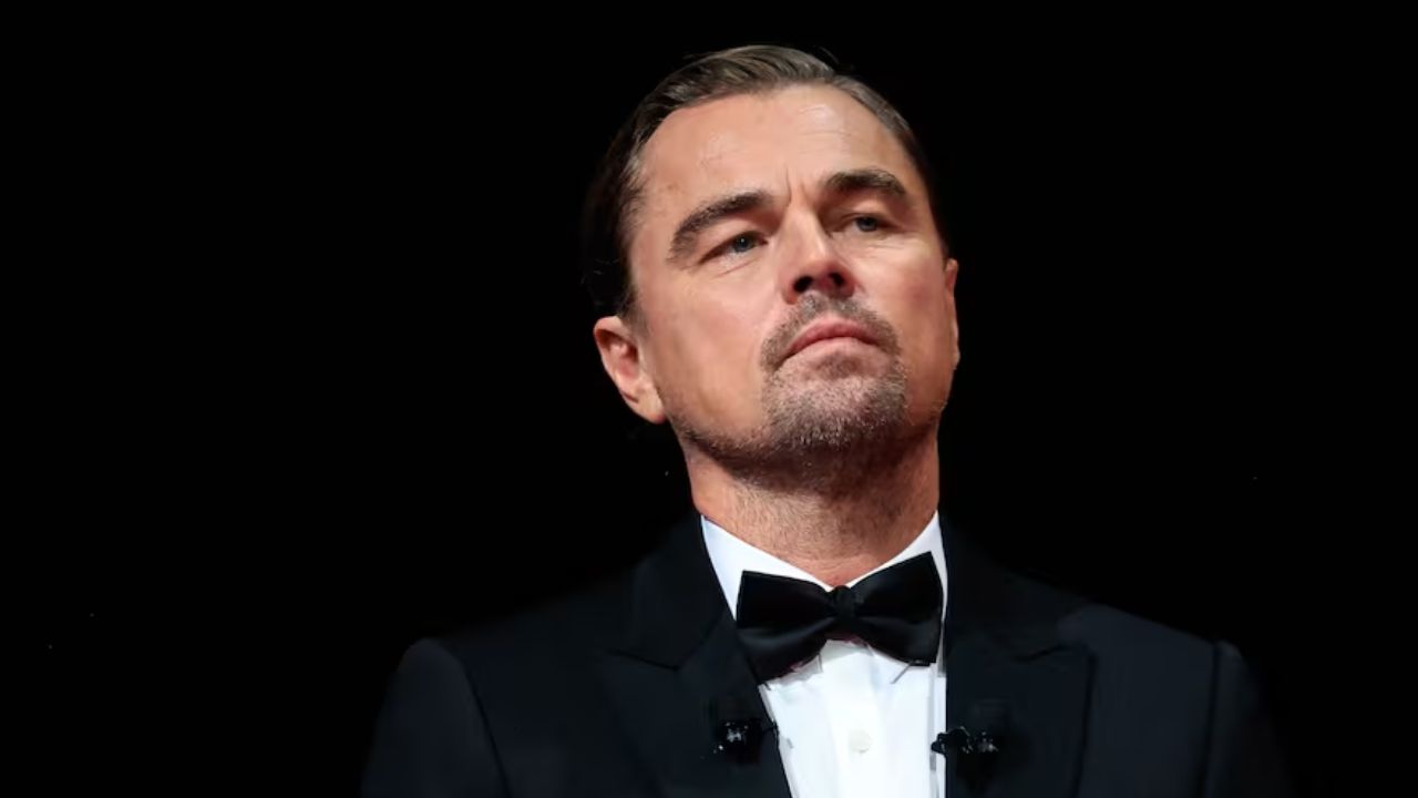Imagen de Policía no reconoce a Leonardo DiCaprio durante estricta revisión en una fiesta