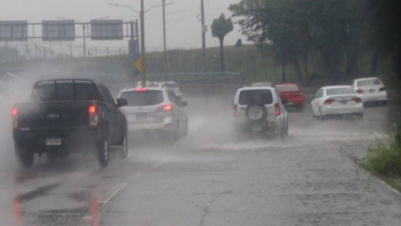 Imagen de Lluvias en el territorio hondureño debido al ingreso de onda tropical