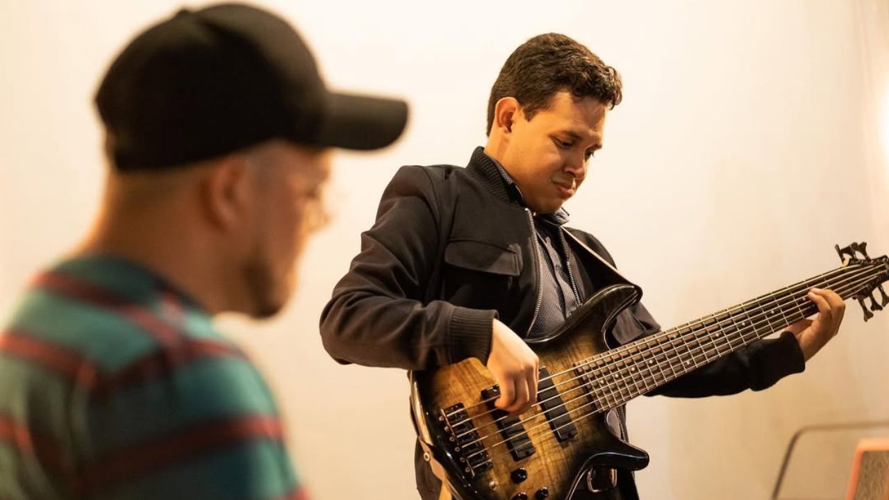 Imagen de Ludwig Izaguirre primer hondureño en ganar beca en Latin Grammy Foundation