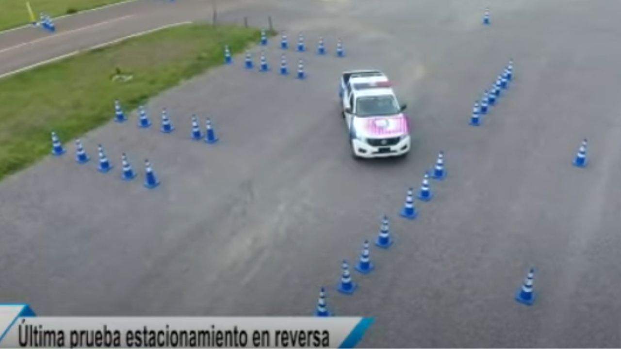 Imagen Principal de Nota: Así es el examen práctico para obtener la licencia de conducir: maniobras, requisitos y consejos