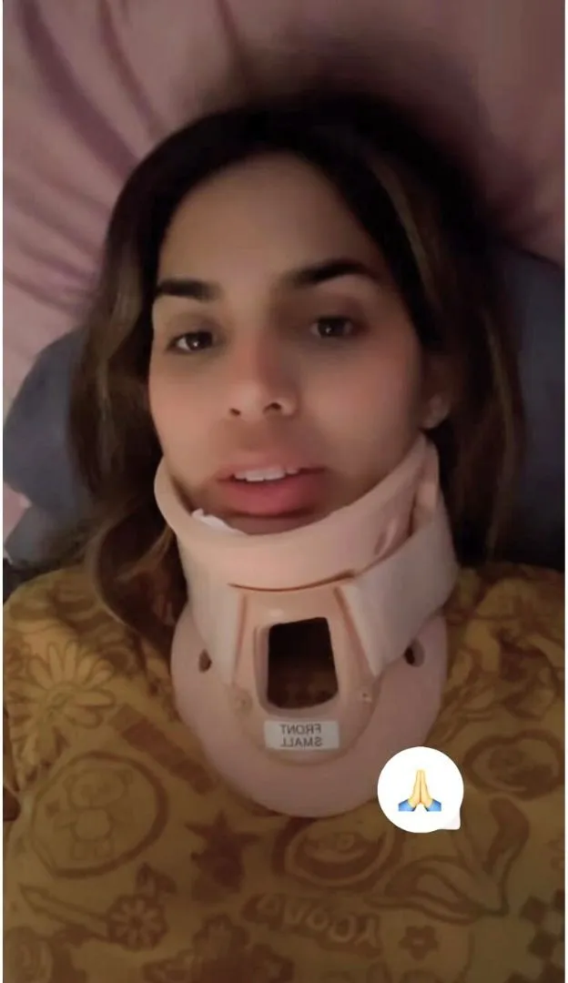 Joselyn Encalada con collarín