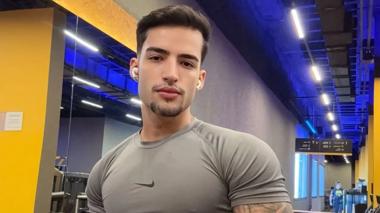 "Simplemente nos desvanecimos": amigo narra muerte de modelo encontrado en hotel
