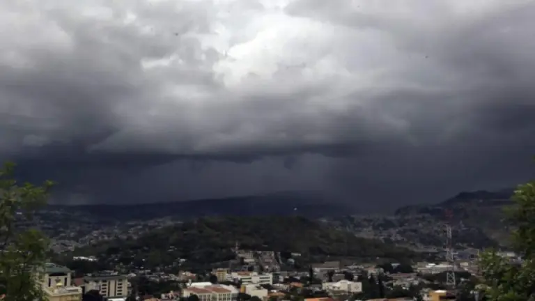 Imagen Principal de Nota: ¿En qué regiones continuarán las lluvias este viernes?