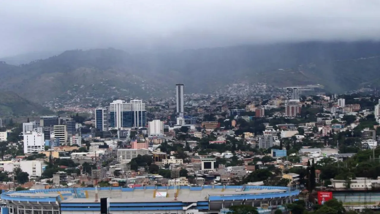 Imagen de Jueves caluroso con lluvias en distintas regiones del país
