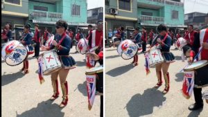 Imagen de Joven palillón tocando en la banda de guerra arrasa en redes