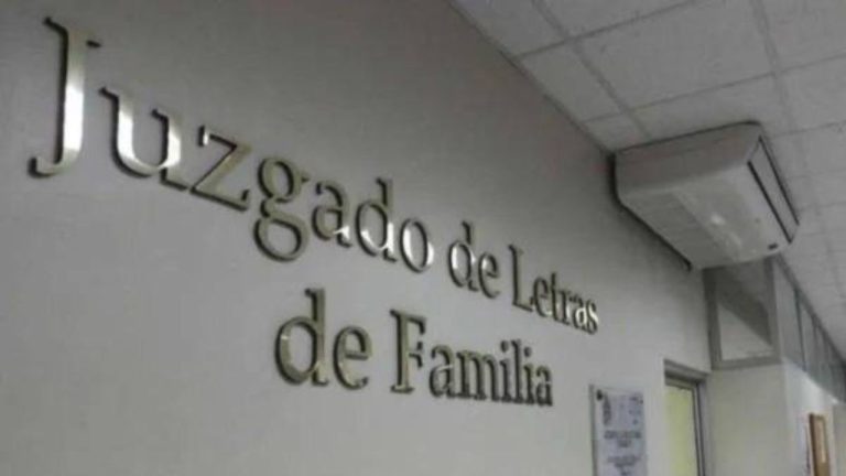 Imagen Principal de Nota: Según esta ley, padres morosos no pueden solicitar pasaportes ni abrir cuentas