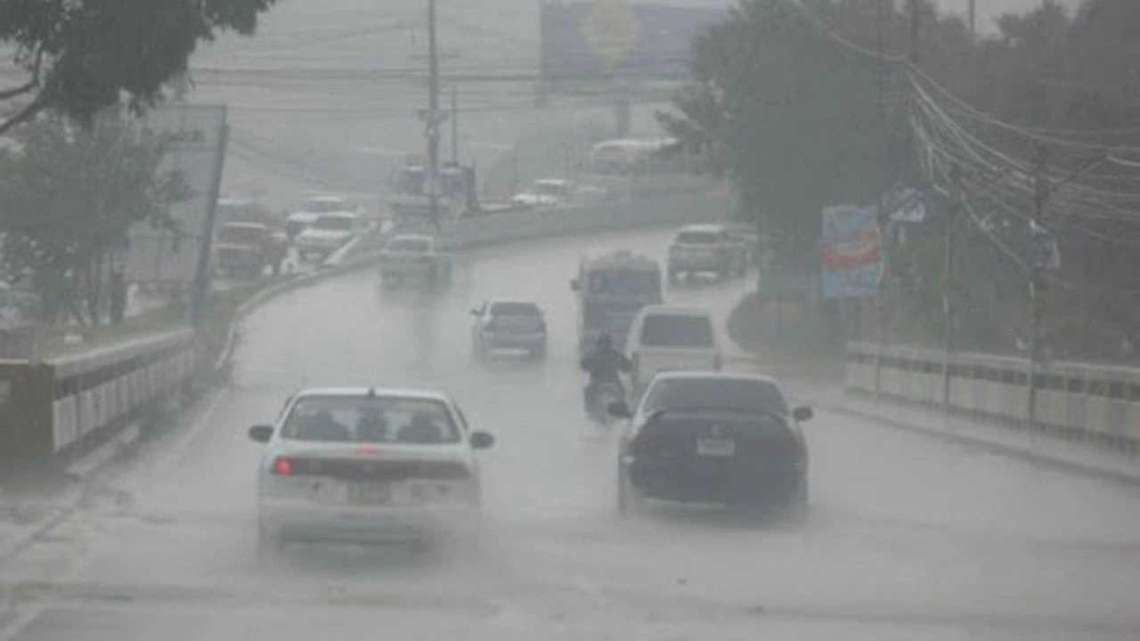 Imagen Principal de Nota: ¿Lluvia ligera o tormentas eléctricas intensas? Así estará el clima