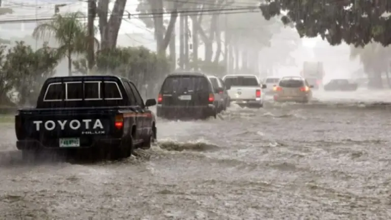 Imagen Principal de Nota: Lluvias continúan en el territorio nacional estas son las zonas con mayor riesgo