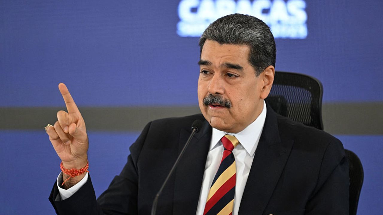 Imagen de Nicolás Maduro afirma estar en la mira de 1,200 misiles de Estados Unidos