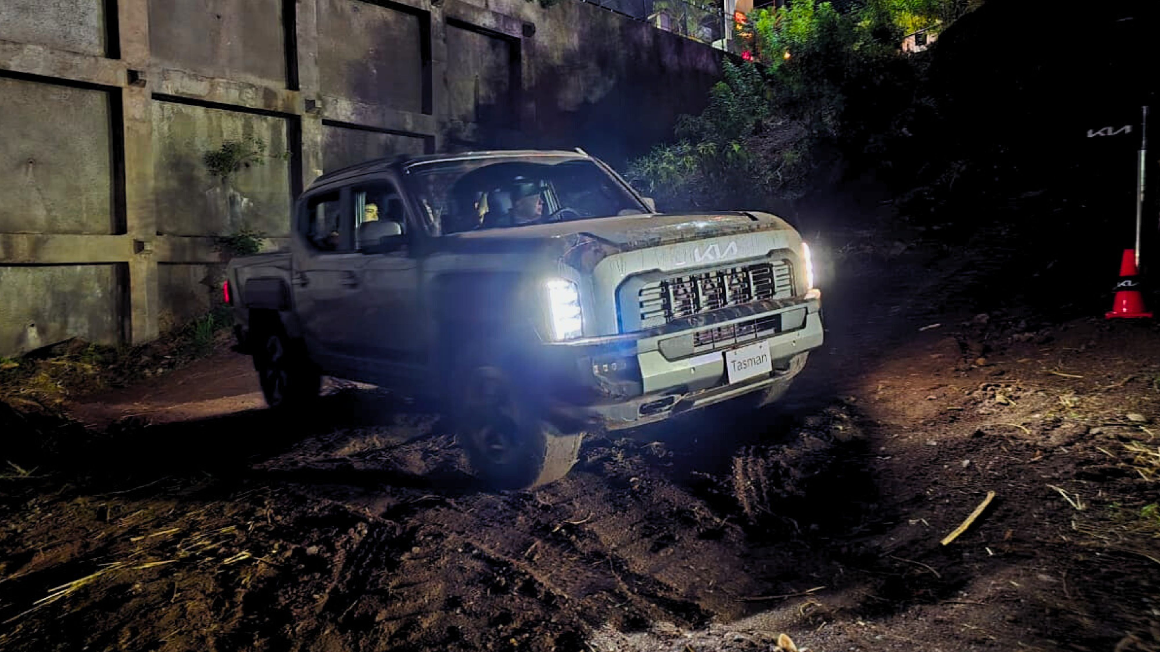 Coorporación Jaar lanza el Kia Tasman en Honduras con una prueba de manejo oficial