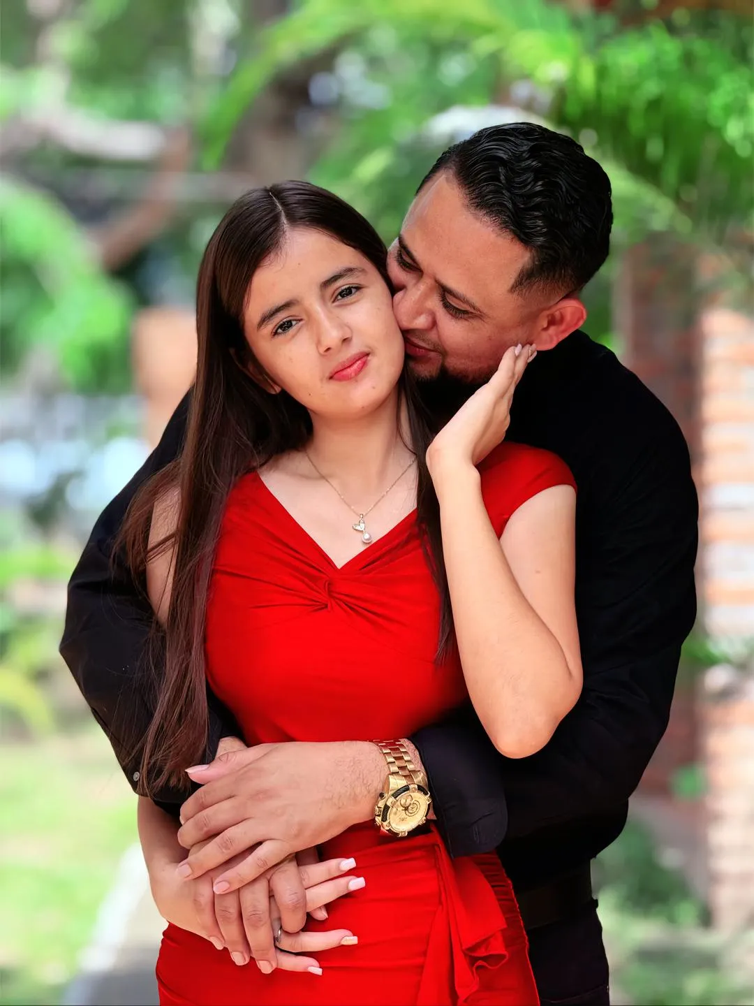 Soy Rosel junto a su novia 