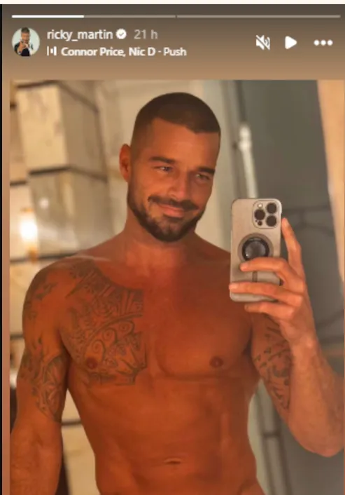 Ricky Martin selfie espejo