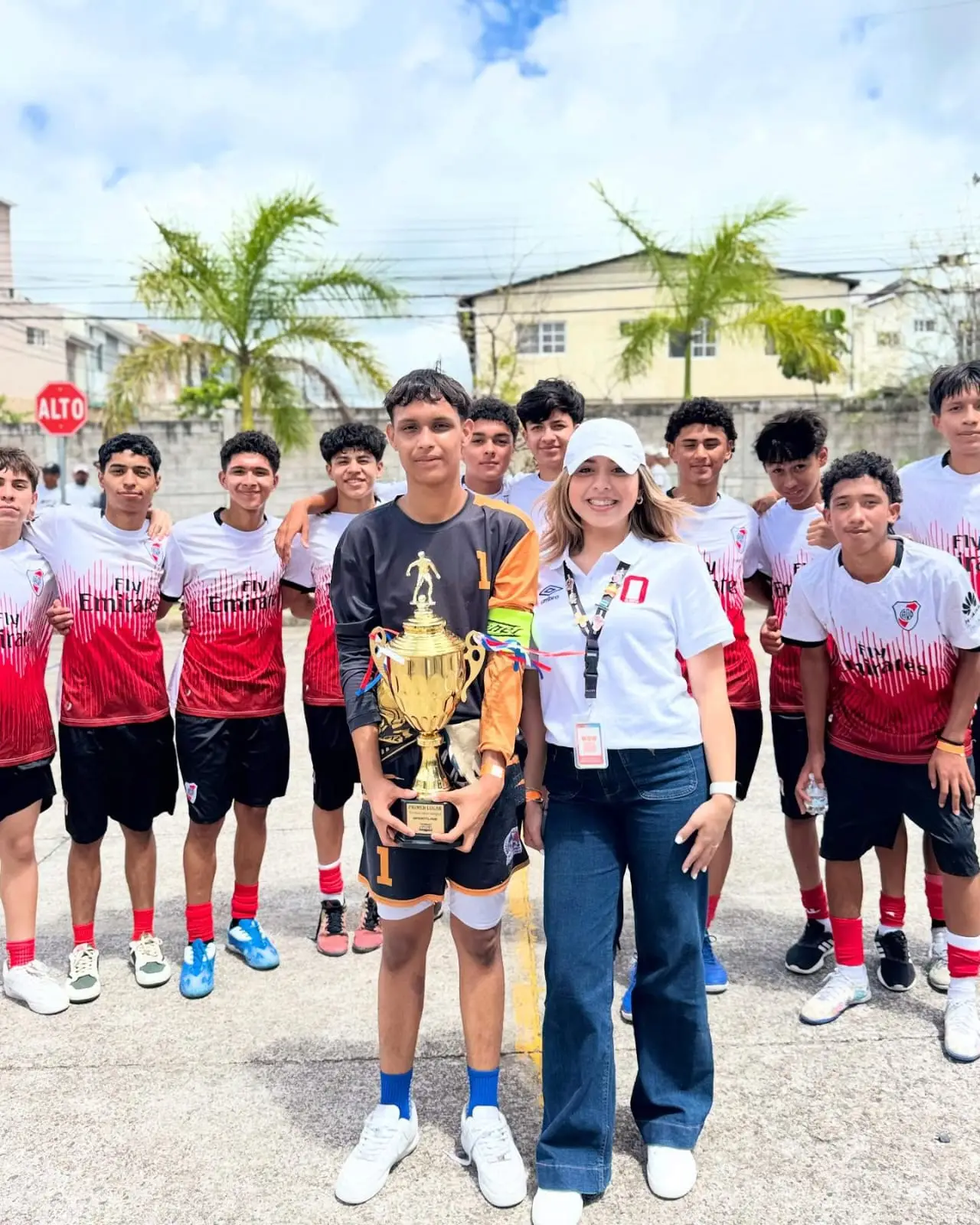 jovenes ganan copa