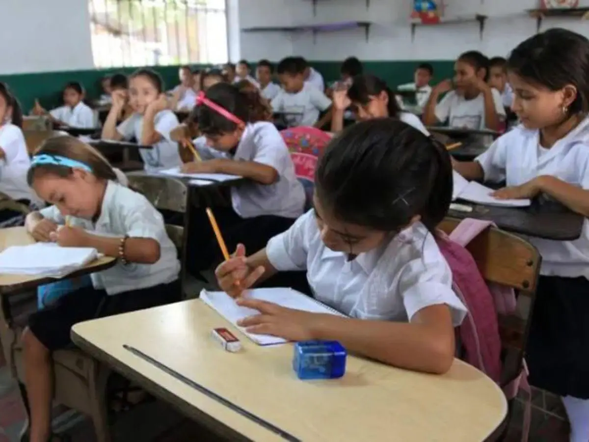 niños en clases