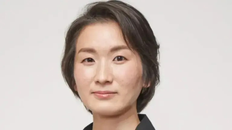 Imagen Principal de Nota: Querida actriz  muere tras ser atropellada por una bicicleta