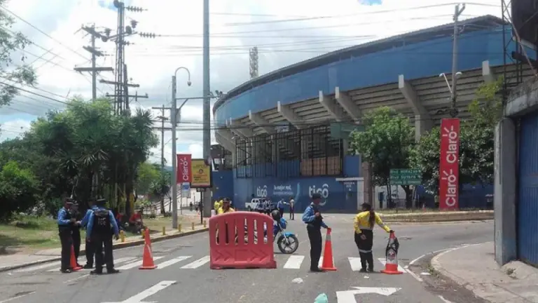 Imagen Principal de Nota: Calles cerradas en Tegucigalpa por partido de Motagua vs Cartaginés