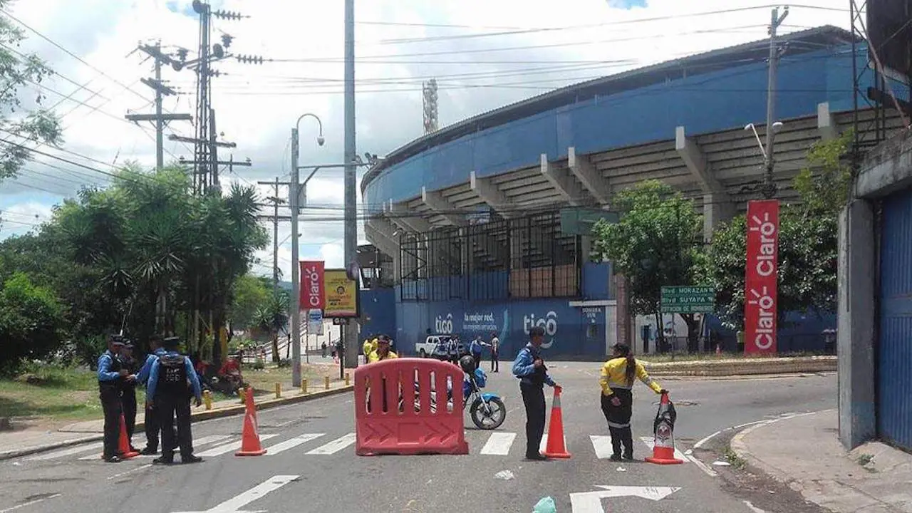 Imagen Principal de Nota: Calles cerradas en Tegucigalpa por partido de Motagua vs Cartaginés