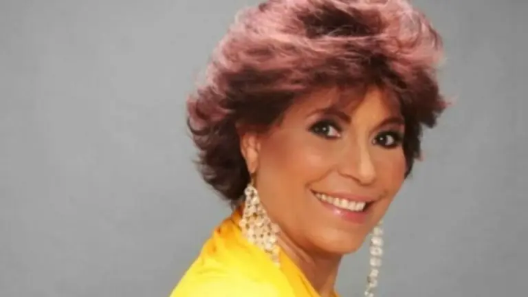 Imagen Principal de Nota: Fallece cantante tras desplomarse en pleno escenario