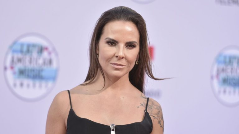 Imagen de Nota: Kate del Castillo sorprende con un bebé en brazos ¿ya es mamá?