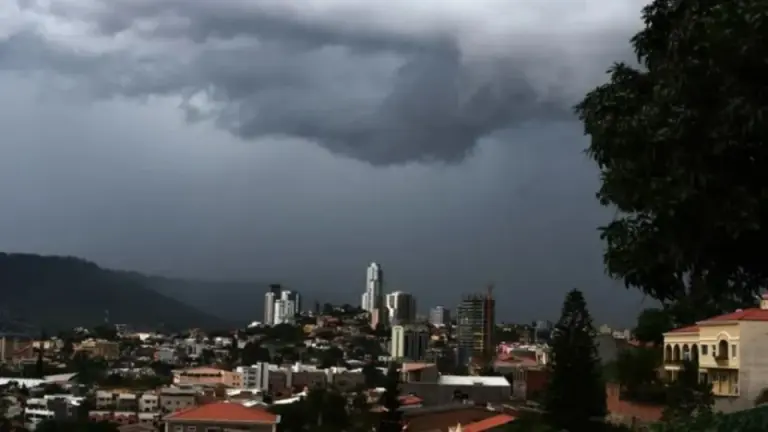 Imagen de Nota: Intensas lluvias y tormentas eléctricas marcan el clima para este martes en Honduras
