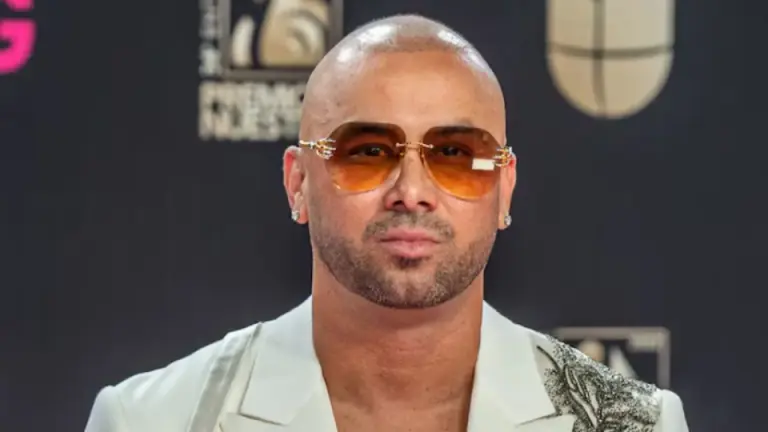 Imagen de Nota: “Un proyecto de unión”: Wisin habla del himno del Mundial en tiempos de guerra