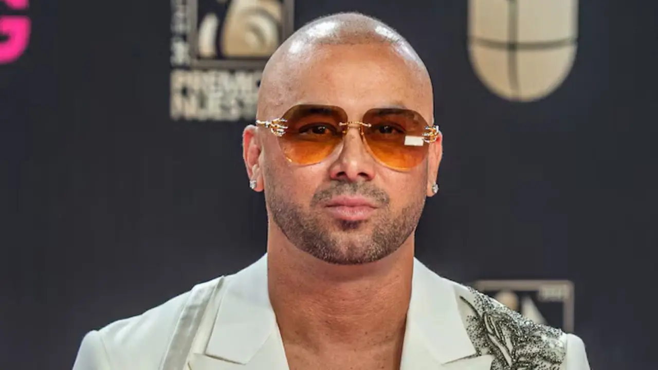 Imagen Principal de Nota: “Un proyecto de unión”: Wisin habla del himno del Mundial en tiempos de guerra