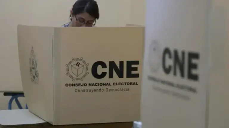 Imagen Principal de Nota: ¿A qué hora abren los centros de votación en las elecciones generales 2025?