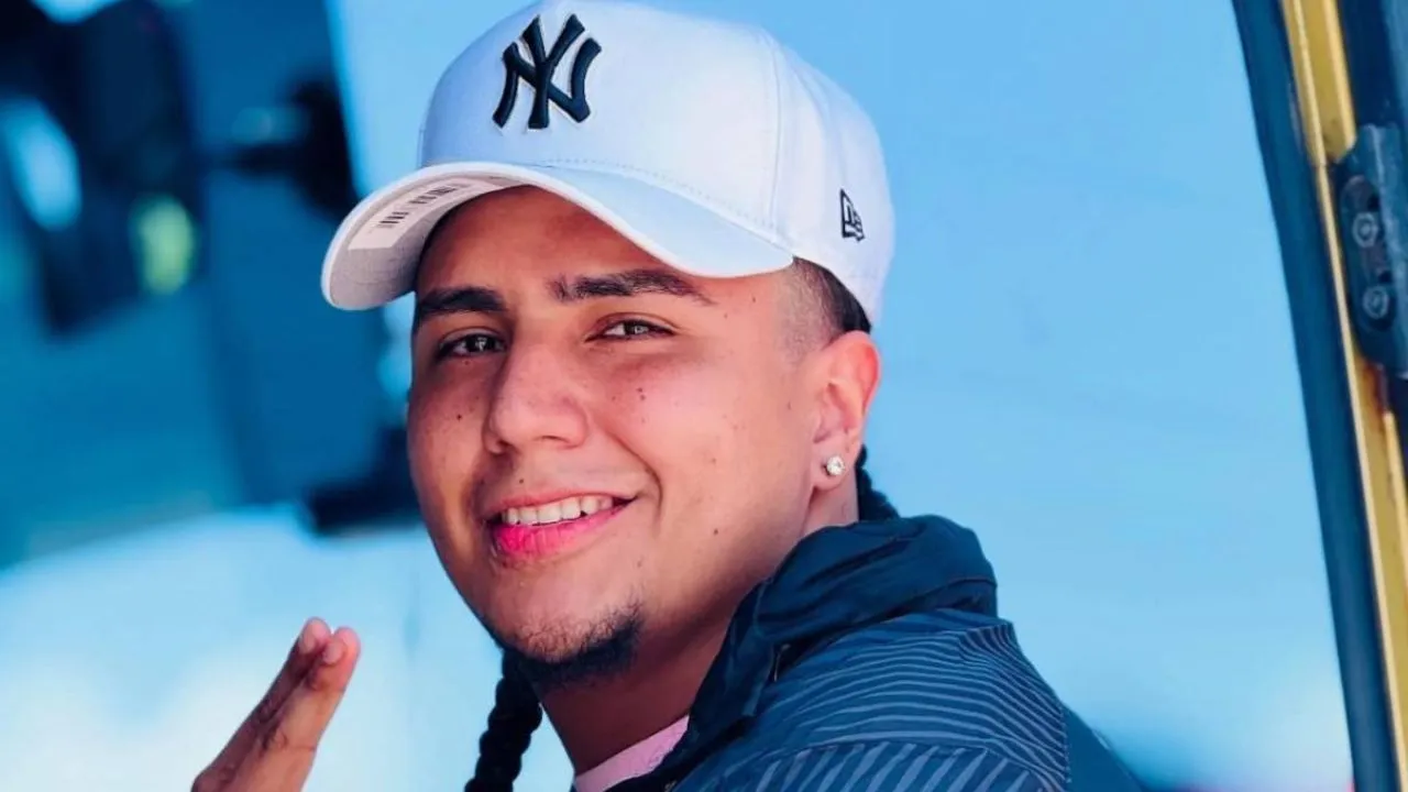 ¿Infidelidad? Captan a Davis Flow con otra chica en comprometedora situación