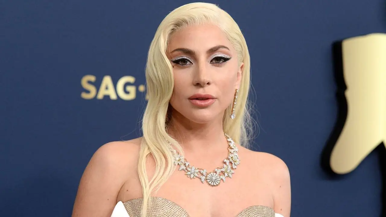 Imagen Principal de Nota: Lady Gaga llora pérdida irreparable de un familiar ¿De quién se trata?