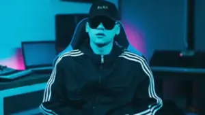 Imagen de ¿Por qué el cantante Bizarrap siempre usa gafas y gorra? Esto se sabe