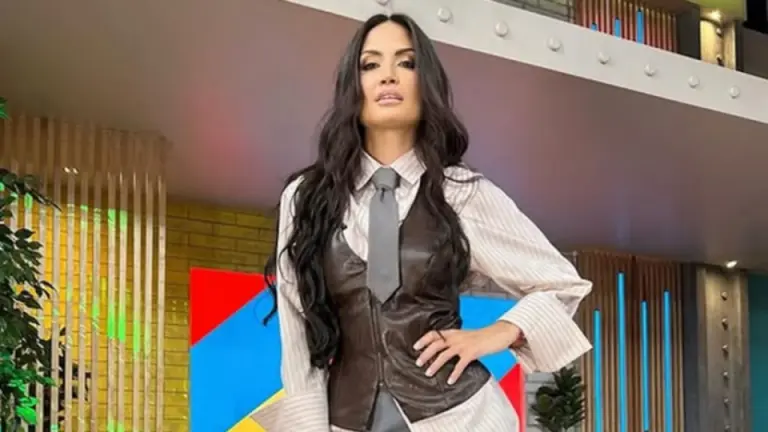 Imagen Principal de Nota: Presentadora recibe la noticia de la muerte de su padre en programa en vivo