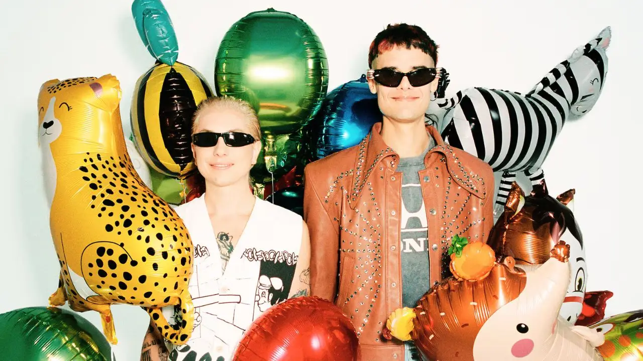 CA7RIEL y Paco Amoroso son detenidos en pleno vuelo por el FBI: esta es la razón