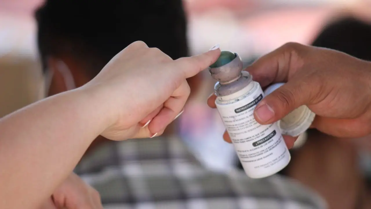 Imagen Principal de Nota: ¿Se puede negar a que le pinten con tinta indeleble tras votar? Esto debes saber