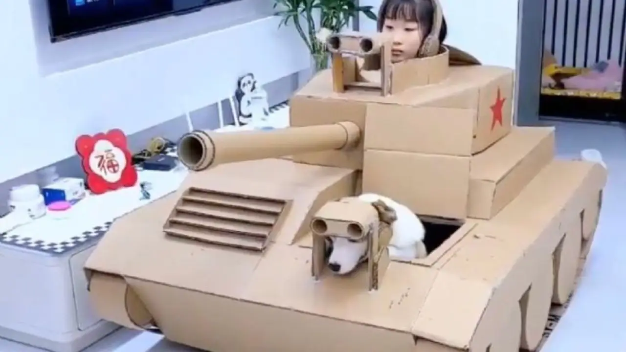 Video Viral: niña y su perrito se preparan para ir a la “guerra”