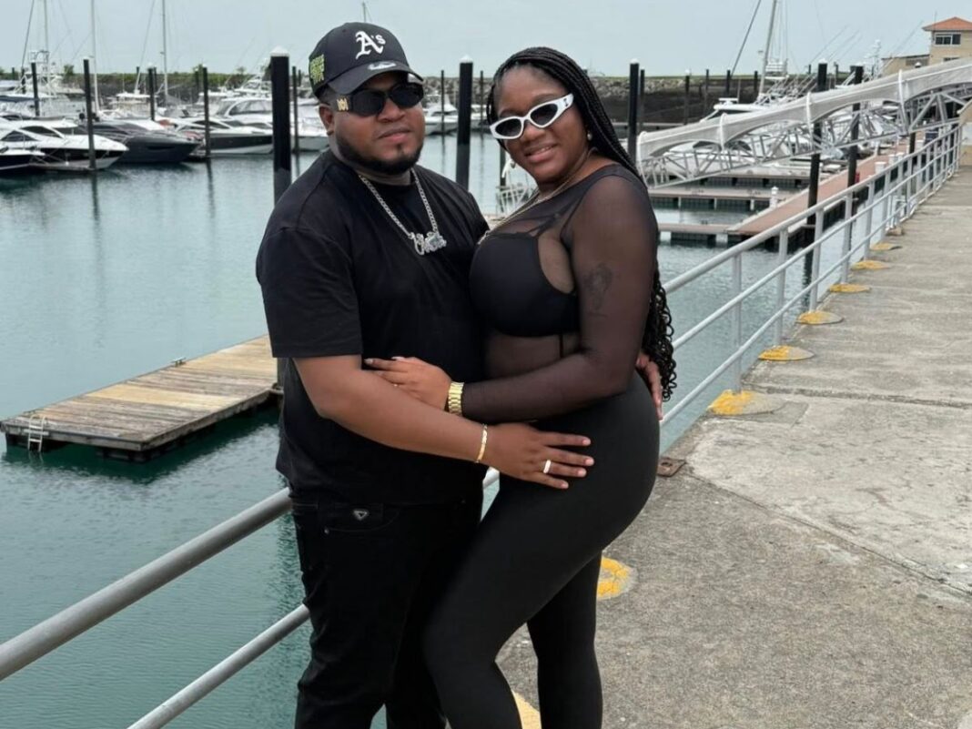 La More consulta a abogado por divorcio y enciende las redes