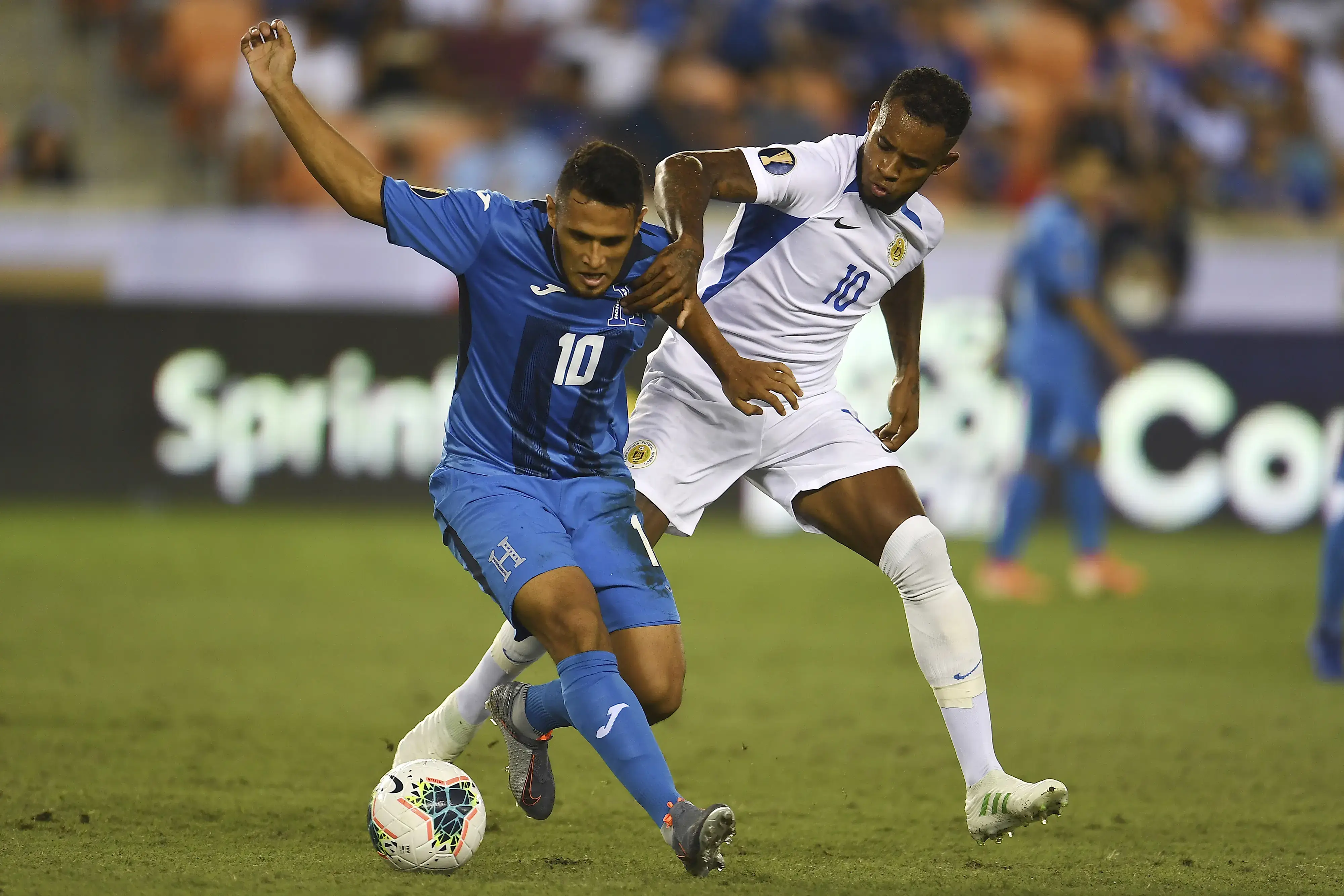 jugadores en la cancha 