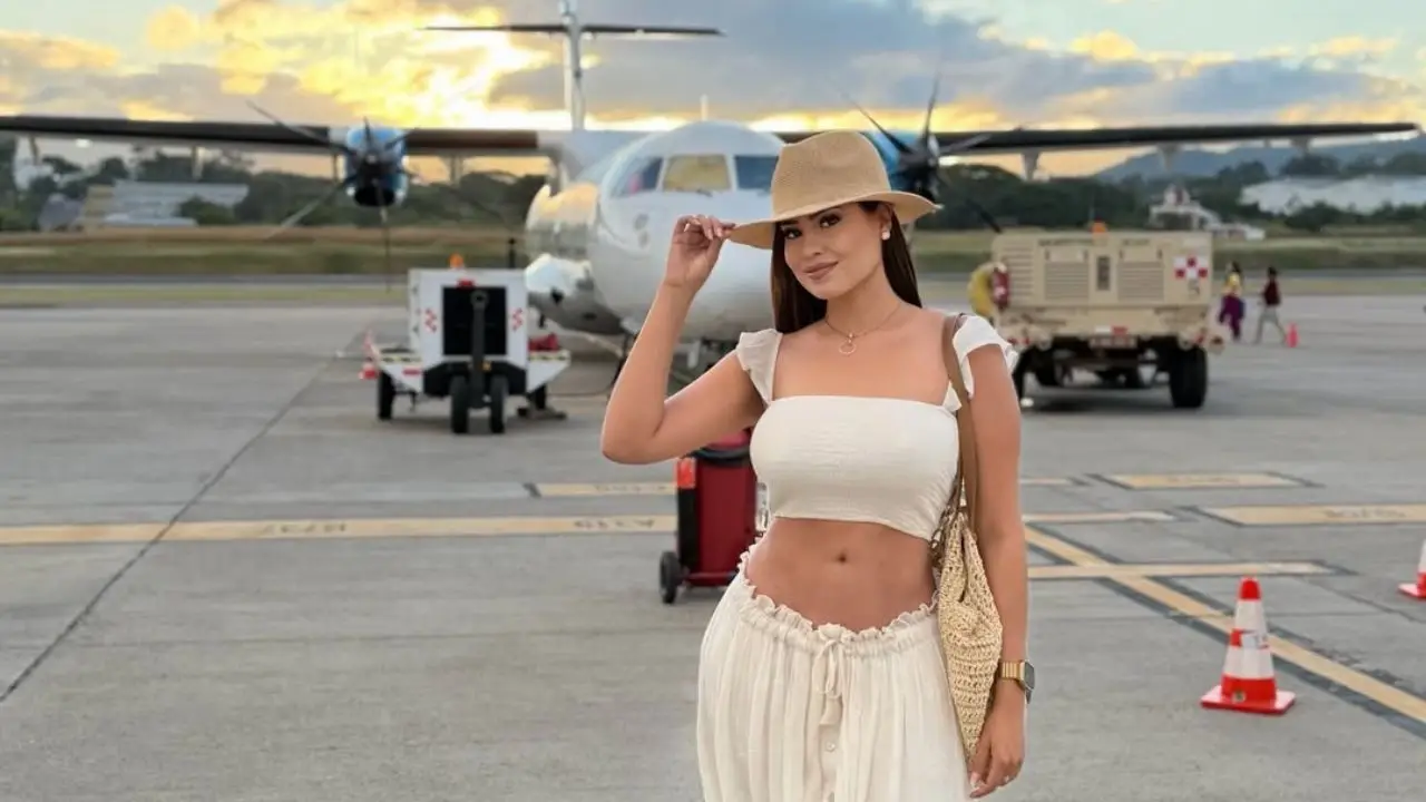 Alejandra Rubio desata polémica en redes con atrevidas fotos en  la playa