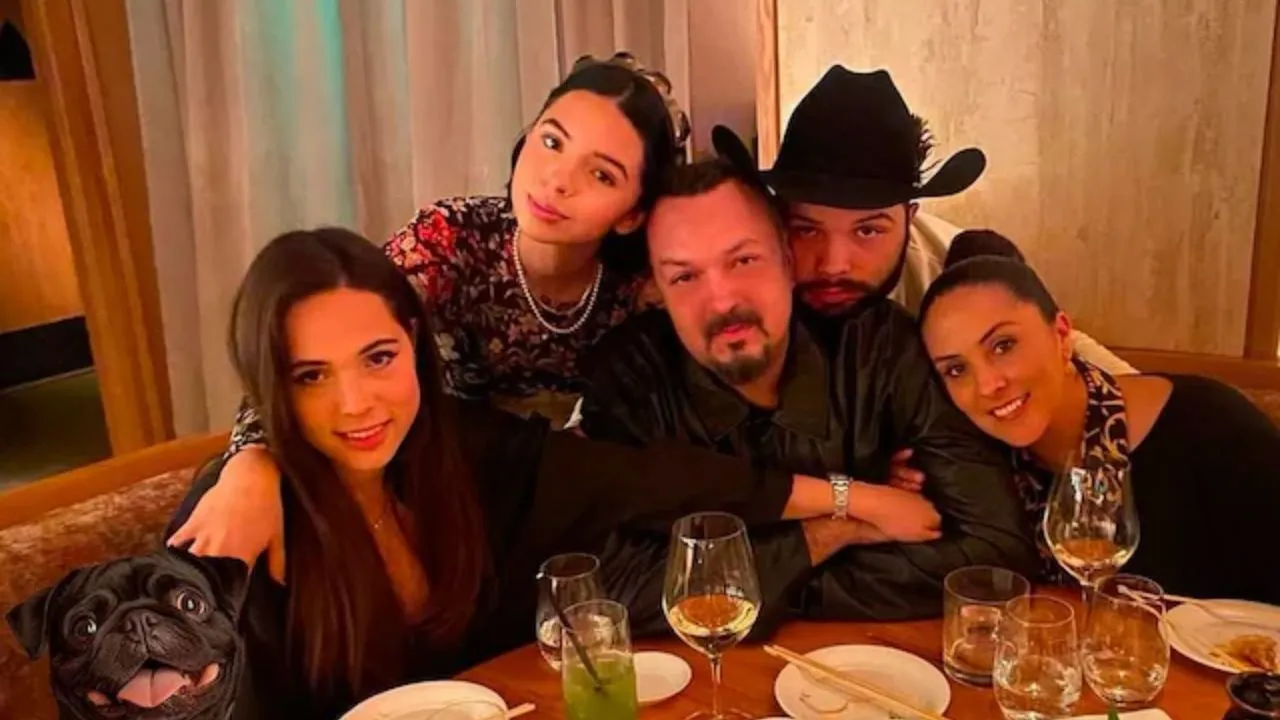 Mamá de Ángela Aguilar defiende a su hija del ciberacoso que enfrenta en redes Imagen de Mamá de Ángela Aguilar defiende a su hija del ciberacoso que enfrenta en redes