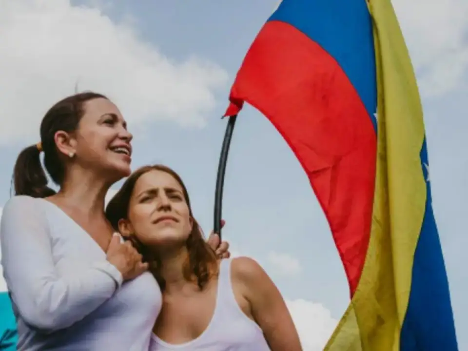 Imagen Principal de Nota: Así luce la hija de María Corina Machado en la actualidad y a qué se dedica