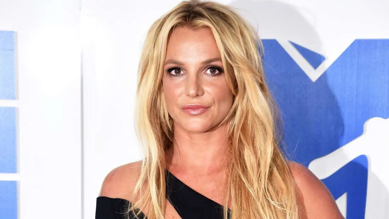 Britney Spears sube la temperatura con sensual video en traje de baño Imagen de Britney Spears sube la temperatura con sensual video en traje de baño