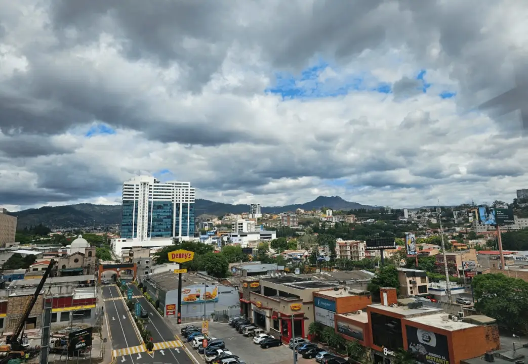 Imagen Principal de Nota: Clima en Honduras: temperaturas por departamento y alertas por lluvias