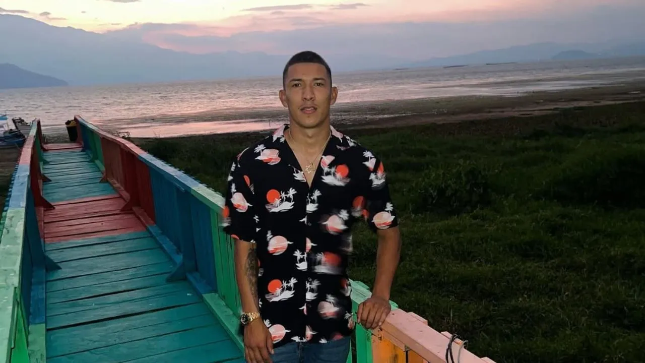 Imagen Principal de Nota: Futbolista hondureño conmueve con gesto solidario en el Hospital Escuela