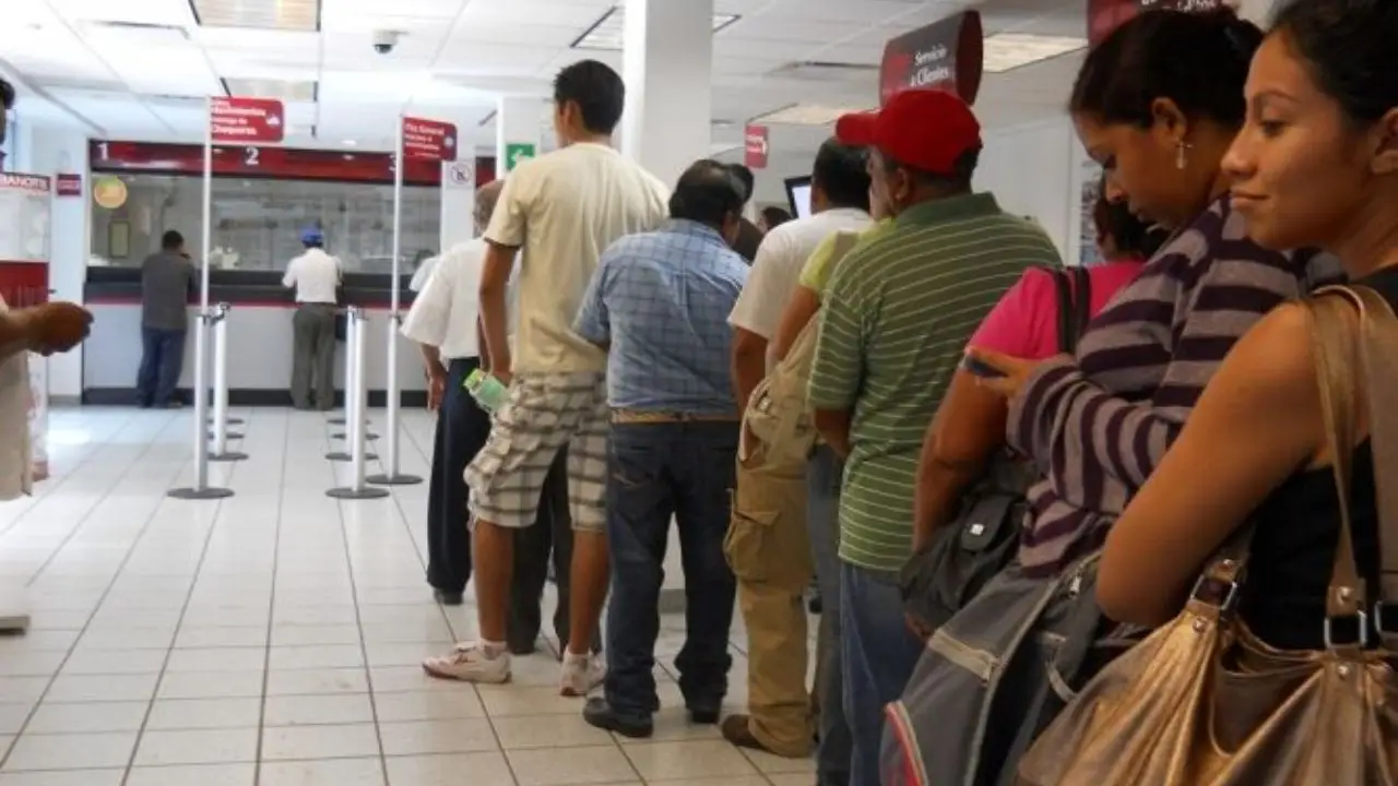 Imagen Principal de Nota: Horarios de atención de bancos en Honduras durante Nochebuena y Navidad 2025