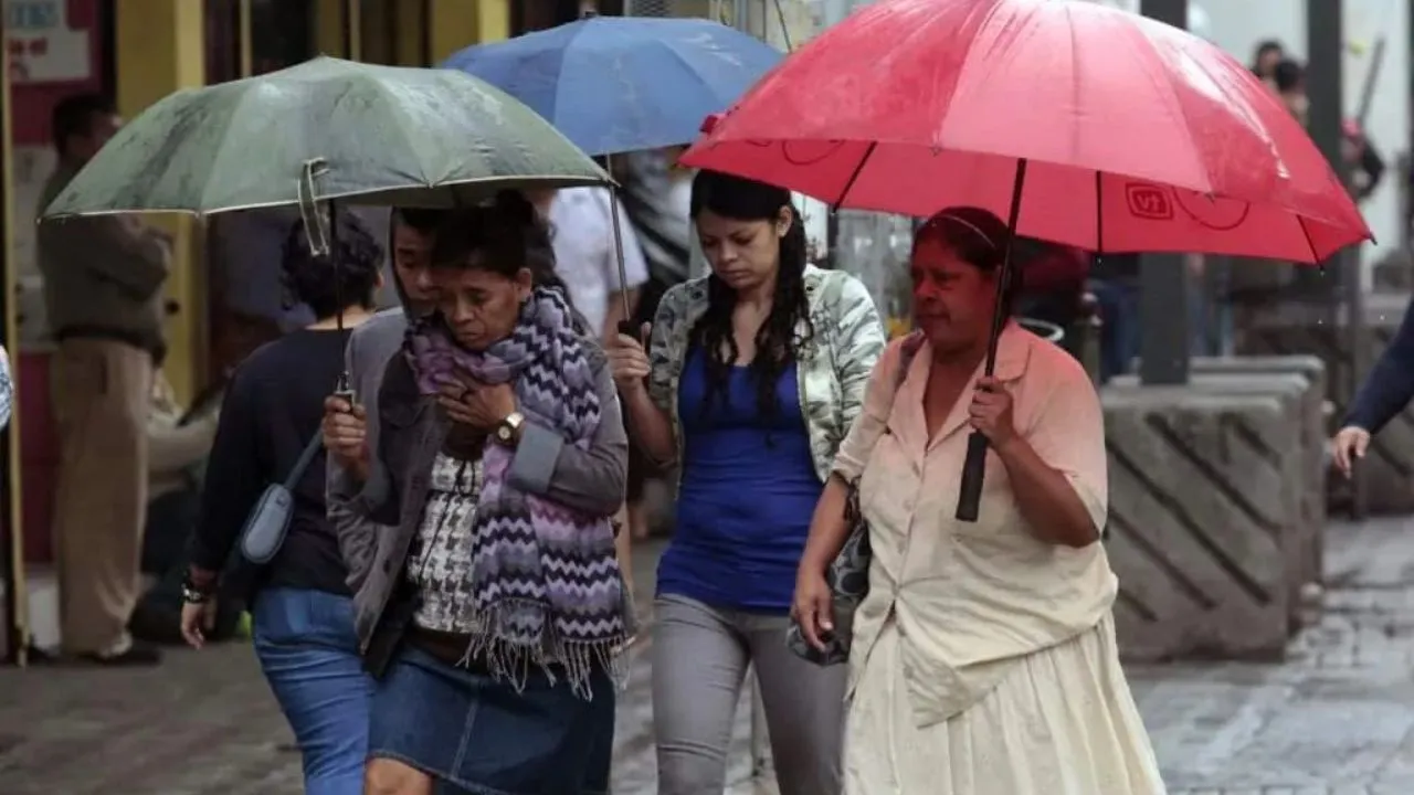 Imagen Principal de Nota: ¿Está tu municipio en peligro? Previo a finalizar el año COPECO emite alerta