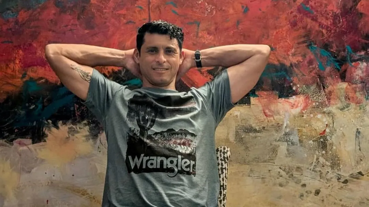 "Mi amor platónico" Noel Valladares roba suspiros con su último video