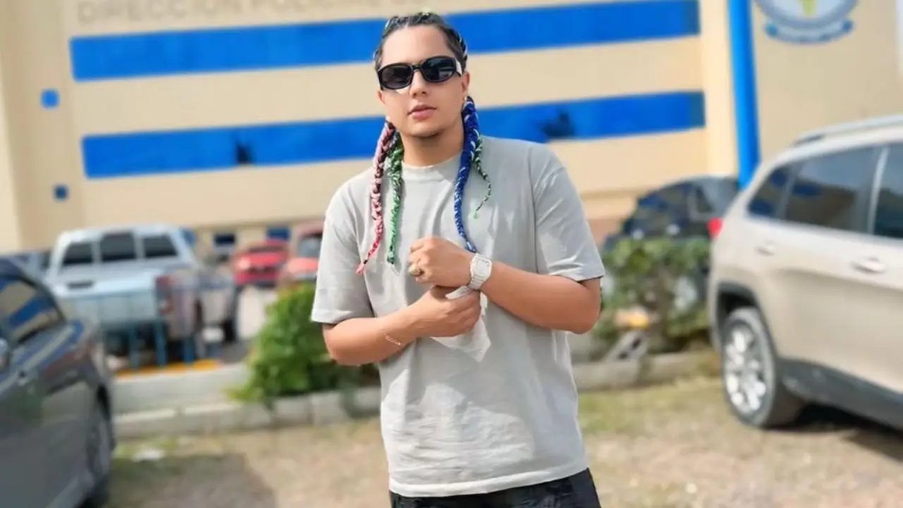“Son unos hechizos” Davis Flow, asegura ser víctima de brujería